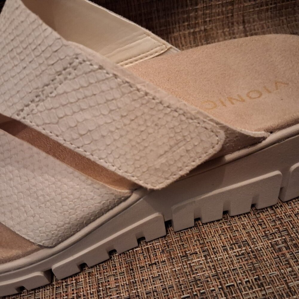 New without tags - Vionic Uptown Sunset Womens Sandals Ivory Nubuck sz 9 Wide - Picture 5 of 11